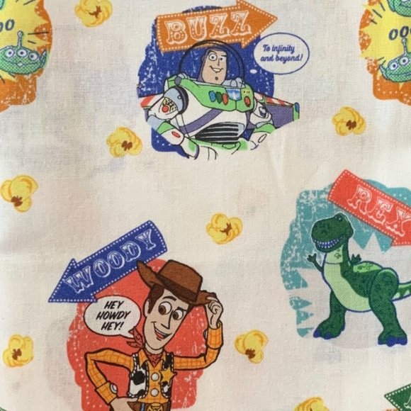 Disney Toy Story 4 Character Badges Mask - Picture 5 of 5